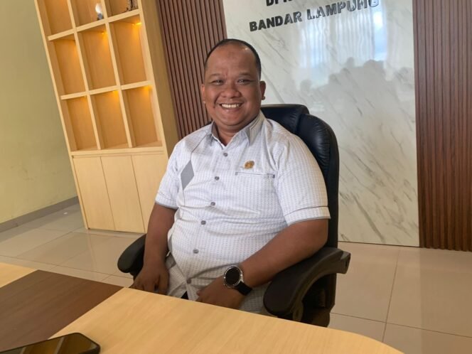 
Ketua Komisi III DPRD Bandar Lampung Soroti Masalah Ratusan Petugas Kebersihan Belum Digaji