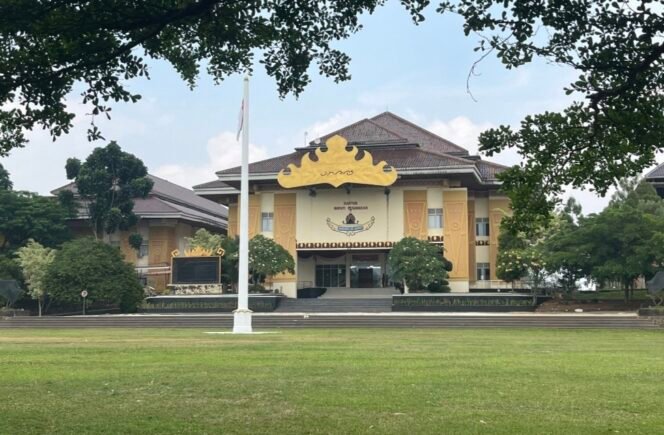 
LSM LMKN Lampung Soroti Realisasi Anggaran Bappeda Pesawaran Tahun 2025: Diduga Kuat Indikasi Korupsi dan Mark Up, Aksi Unjuk Rasa di Kejati Siap Digelar!